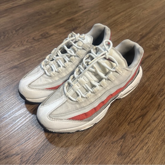 Nike Air Max 95 Essential ‘White Varsity Red’ - Picture 1 of 7